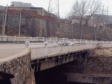 Carbon Fiber CFRP Reinforced Bridge Cracks